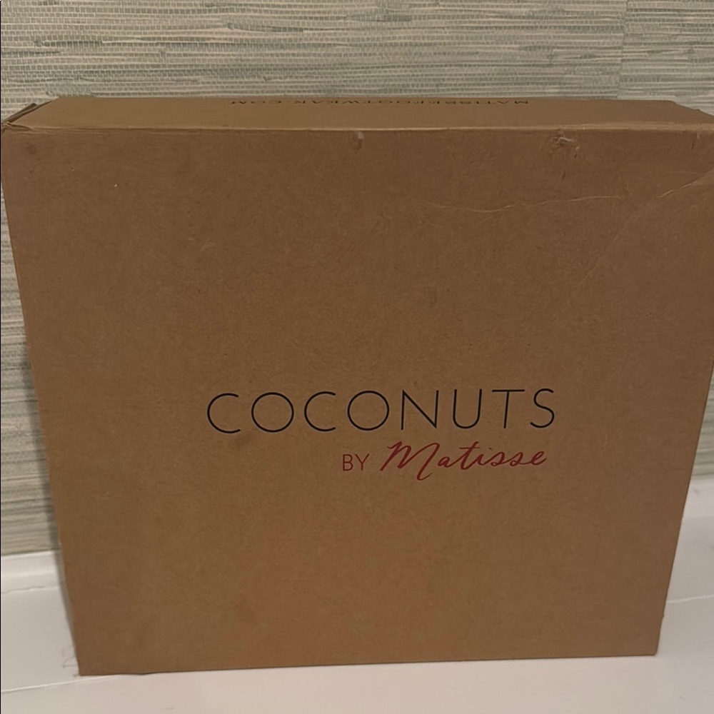 THE MOST COMFORTABLE BRAND NEW ANKLE BOOTIES by Coconuts by Matisse! - Picture 4 of 5